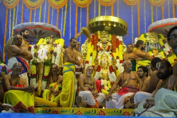 Mukkoti spans Globe, but here it is ethereal and special