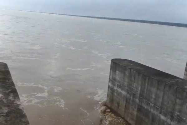 Heavy flow in Pranahita, big release at Medigada Barrage
